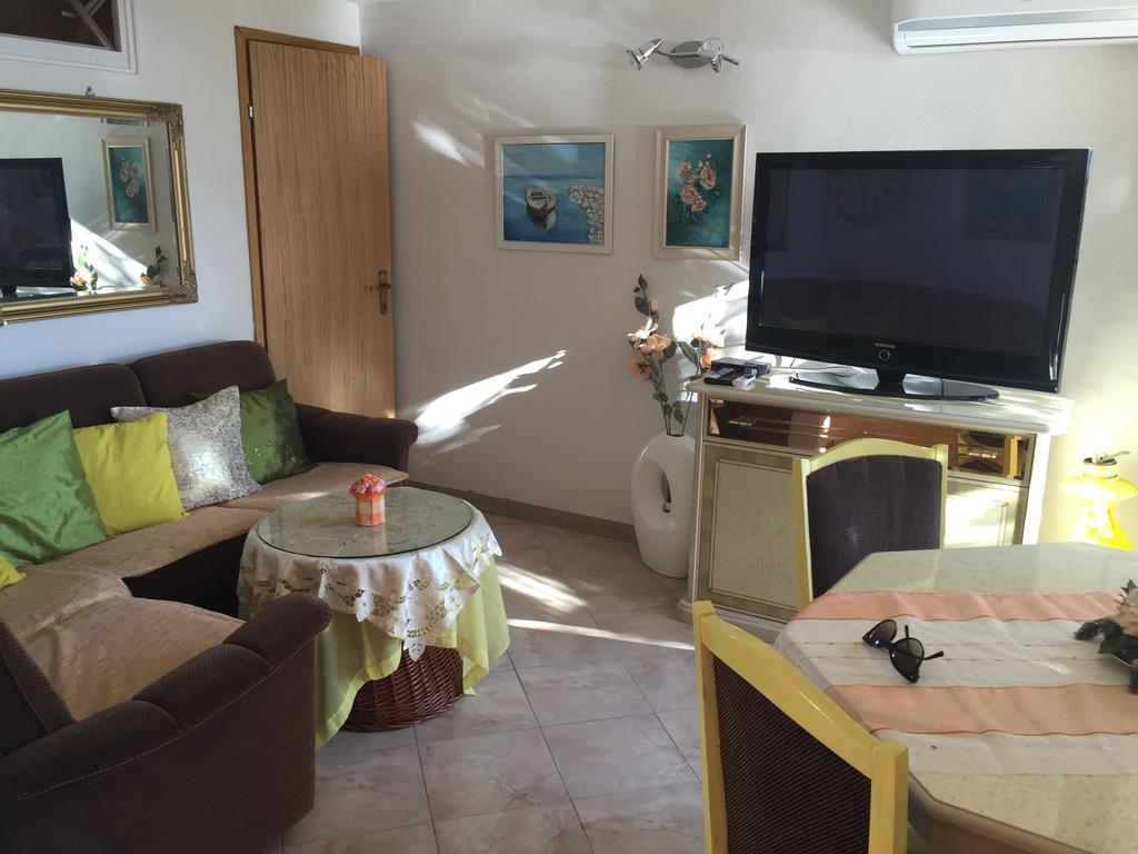 Apartment Greis Ражань Экстерьер фото