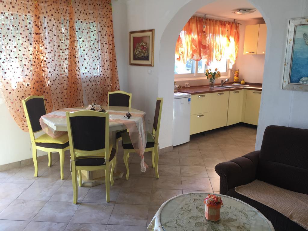 Apartment Greis Ражань Экстерьер фото