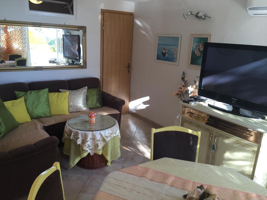 Apartment Greis Ражань Экстерьер фото